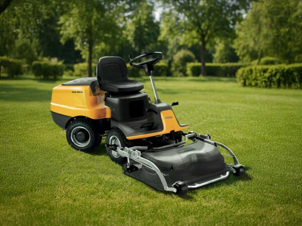 Stiga Park 300 LC - Trattorino con taglio frontale con cambio idrostatico - Front Mower
